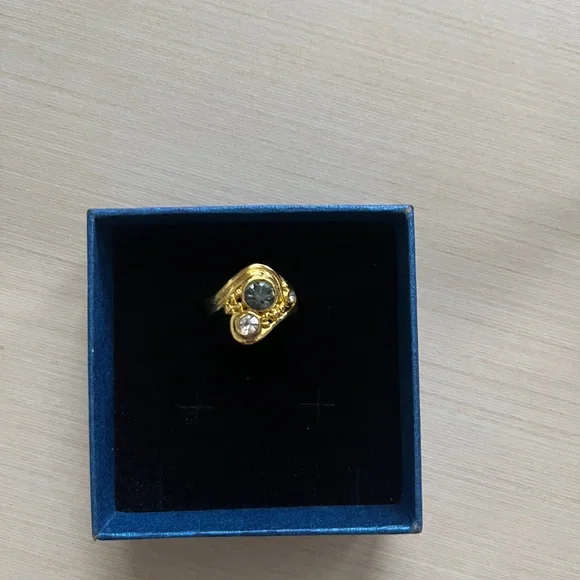 Vintage Art Deco Gold and Green Ring size 6 - Picture 3 of 4